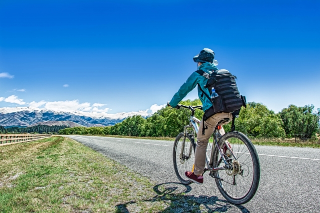 sky-cycling-man-view